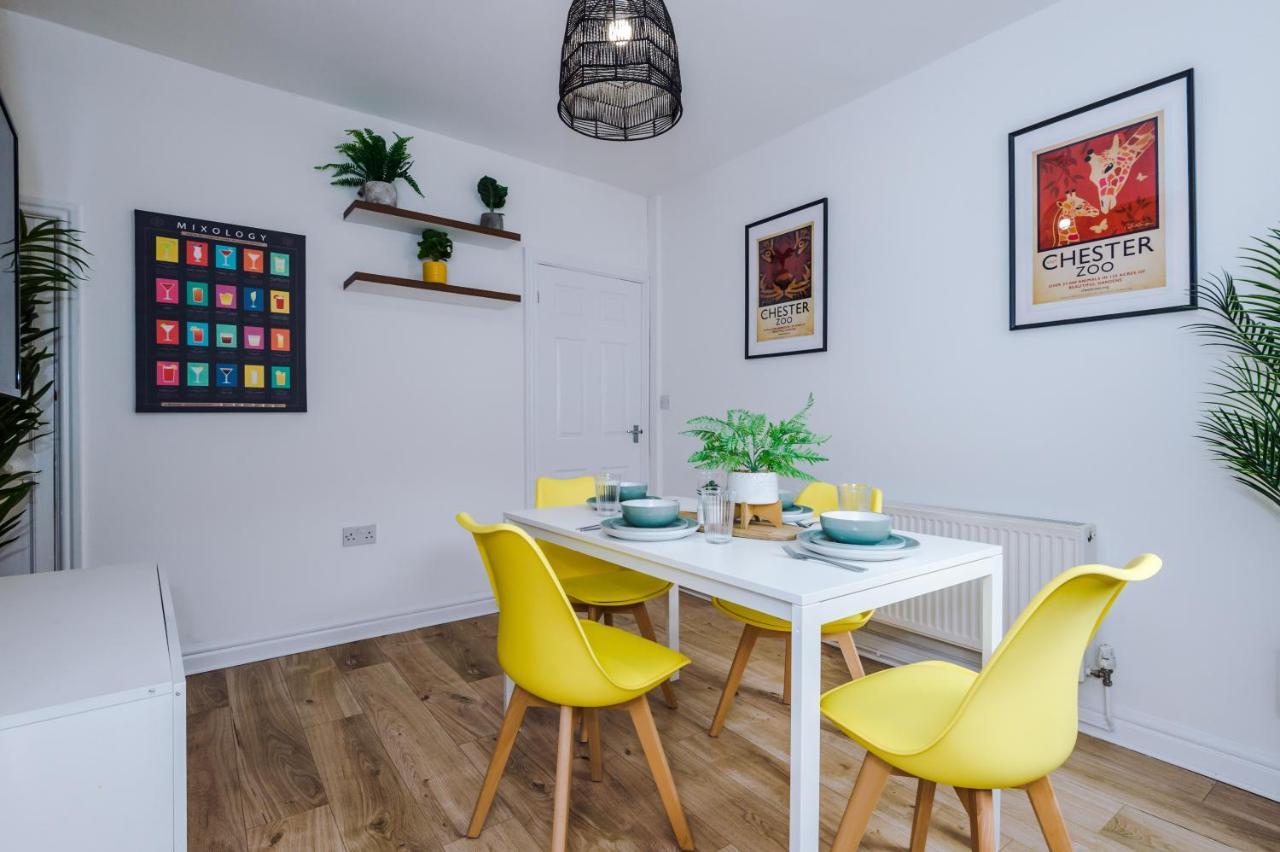 Chester Stylish Haven: 2-Bed Home by 53 Degrees Property Exterior photo